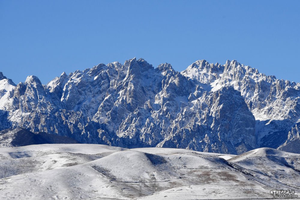 祁连山乌鞘岭雪景