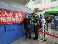 东岗交警大队民警助